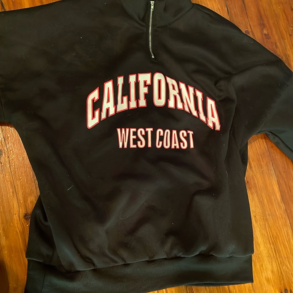 Men’s Medium California west cost quarter zip sweater